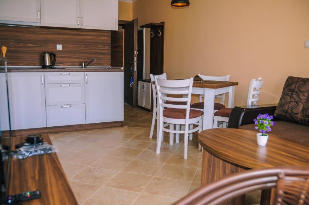 Apartments In Rif 3 Ravda Luaran gambar